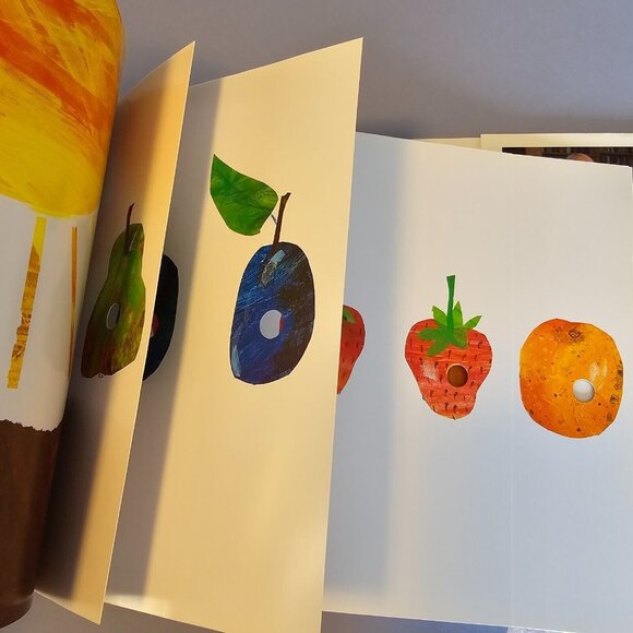 Classic Childrens Book Lot Eric Carle Very Hungry Caterpillar Goodnight Moon - Picture 9 of 16